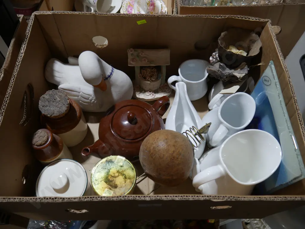 Jugs, teapot etc Image 1++