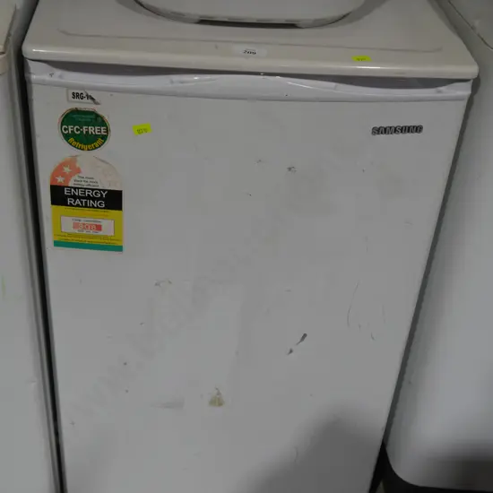 Samsung bench high fridge
