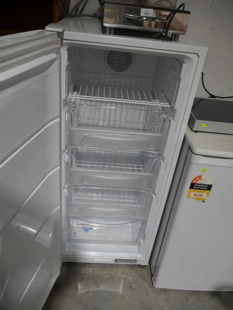 Fisher & Paykel upright freezer Image 1++