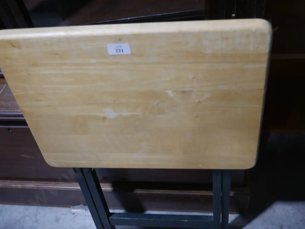 Folding table Image 1++