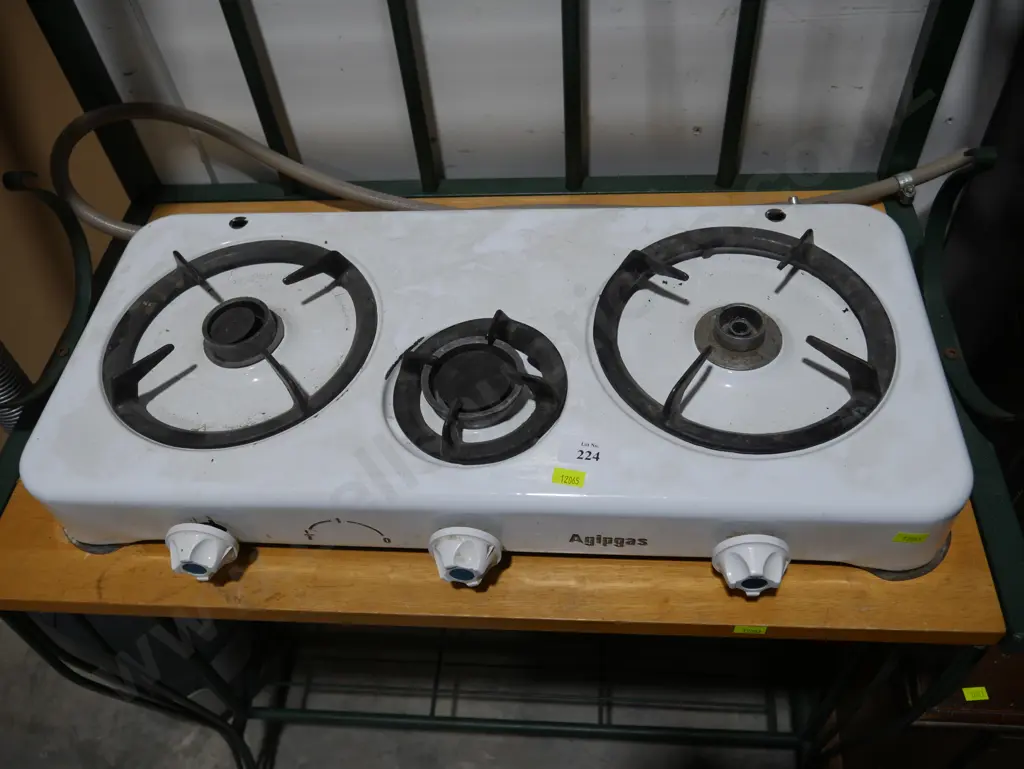 3 burner gas cooker Image 1++