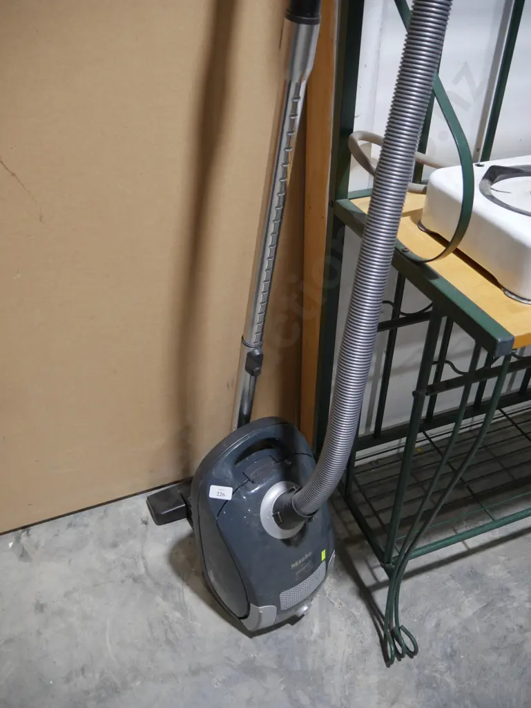 Miele vacuum cleaner Image 1++