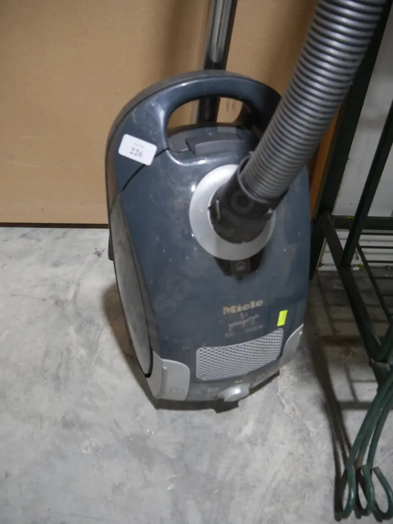 Miele vacuum cleaner Image 1++