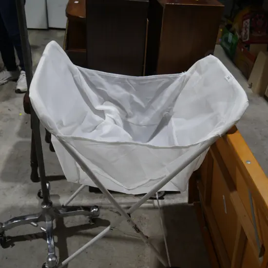 Laundry trolley