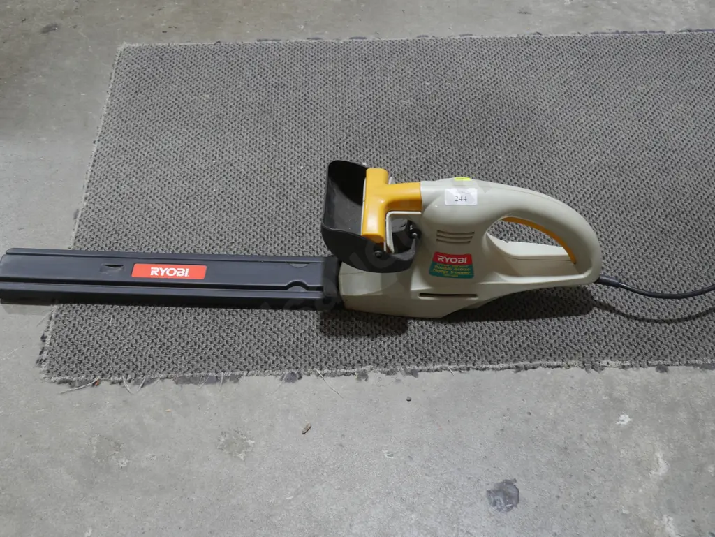 Ryobi electric hedge trimmer Image 1++