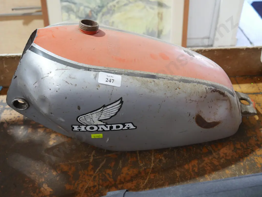 Honda gas tank Image 1++