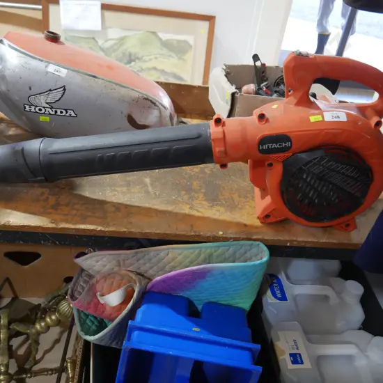 Hitachi leaf blower