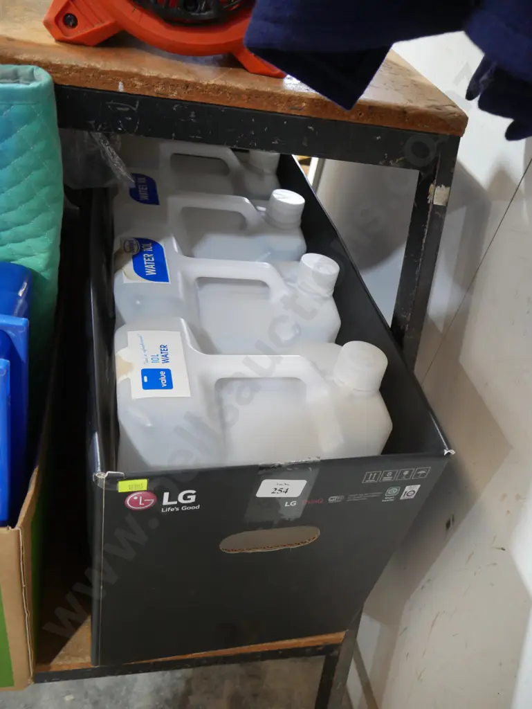 Water containers Image 1++