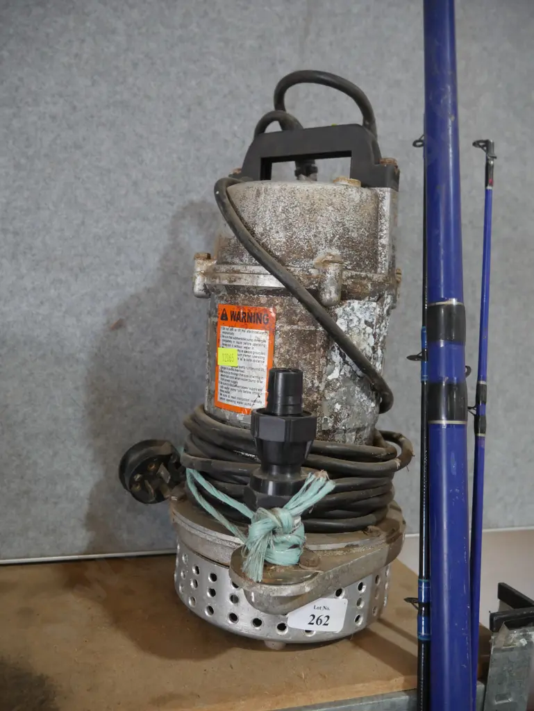 Submersible pump Image 1++