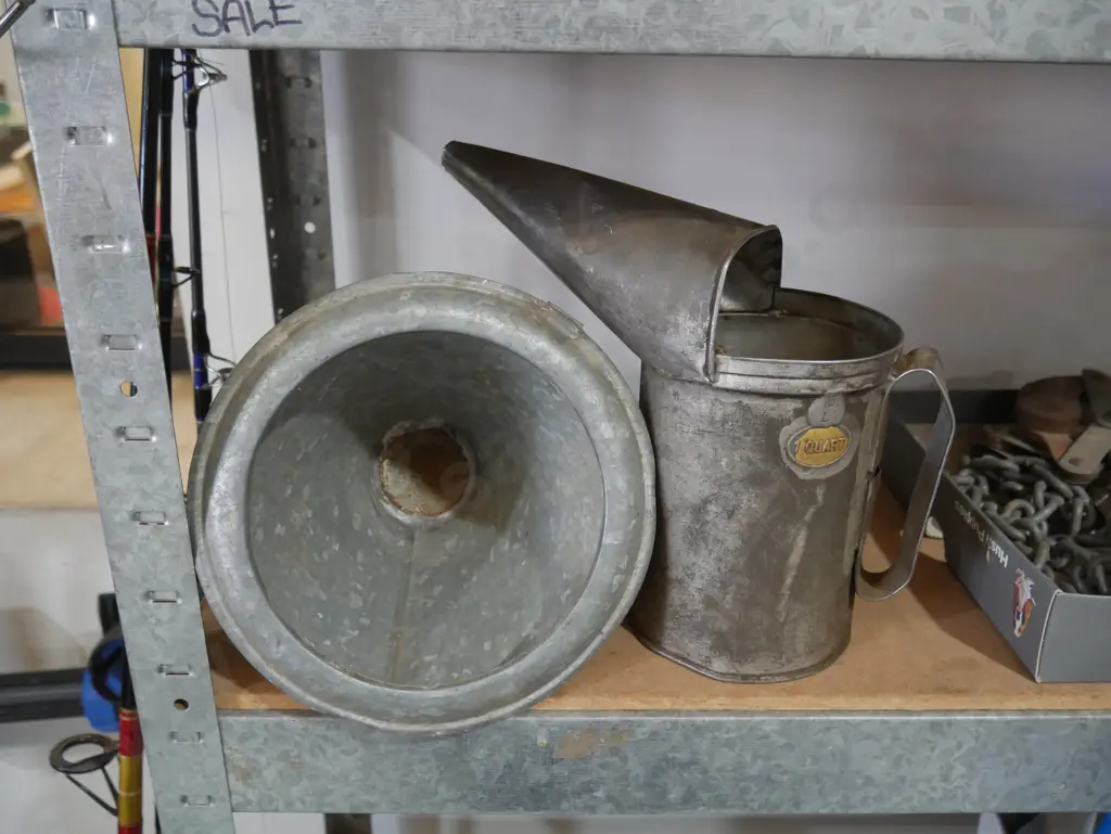1 quart oil pourer etc Image 1++