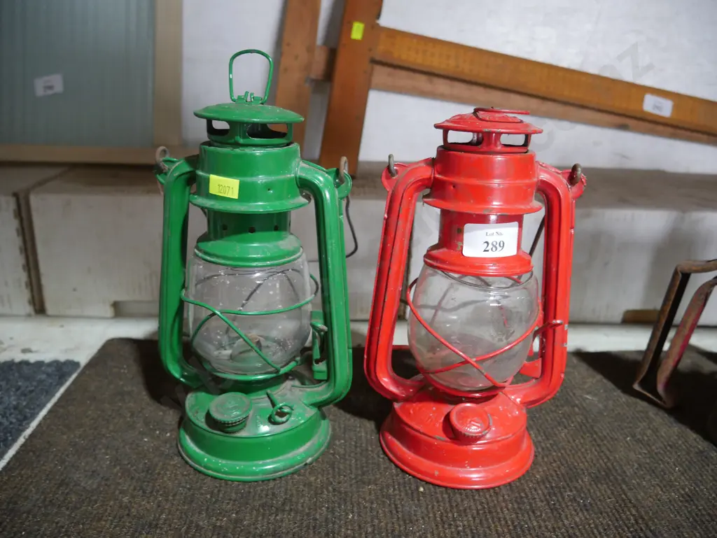 2 lanterns Image 1++