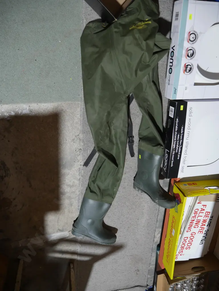 Waders Image 1++