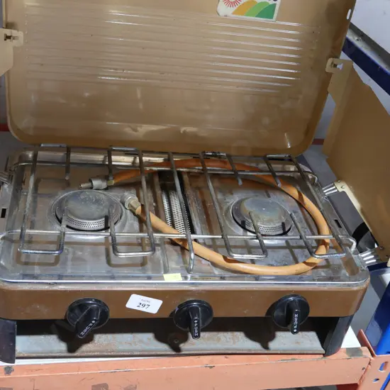 Camp cooker with grill