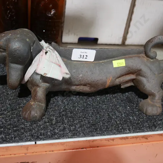 Dachshund bootscraper