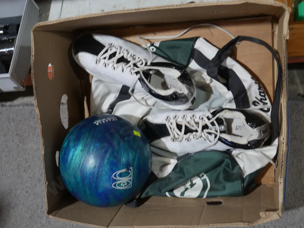 Bowling equipment Image 1++