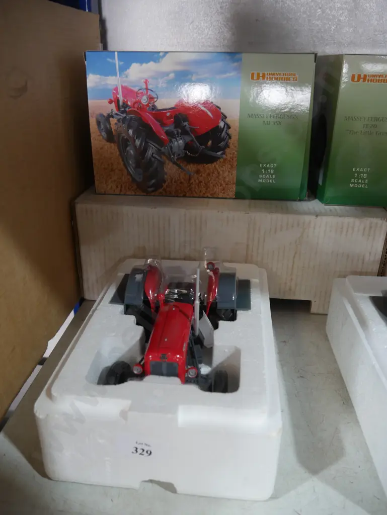Model tractor - Massey Ferguson MF 35x Image 1++