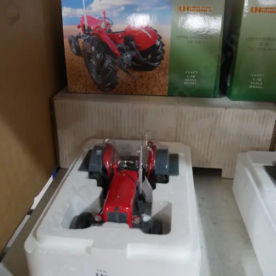 Model tractor - Massey Ferguson MF 35x