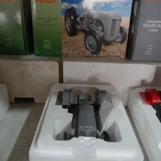 Model tractor - Massey Ferguson TE 20