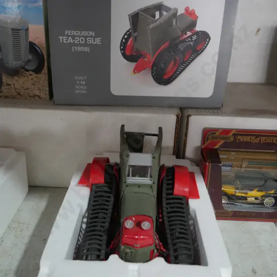 Model tractor - Ferguson TEA-20 SUE