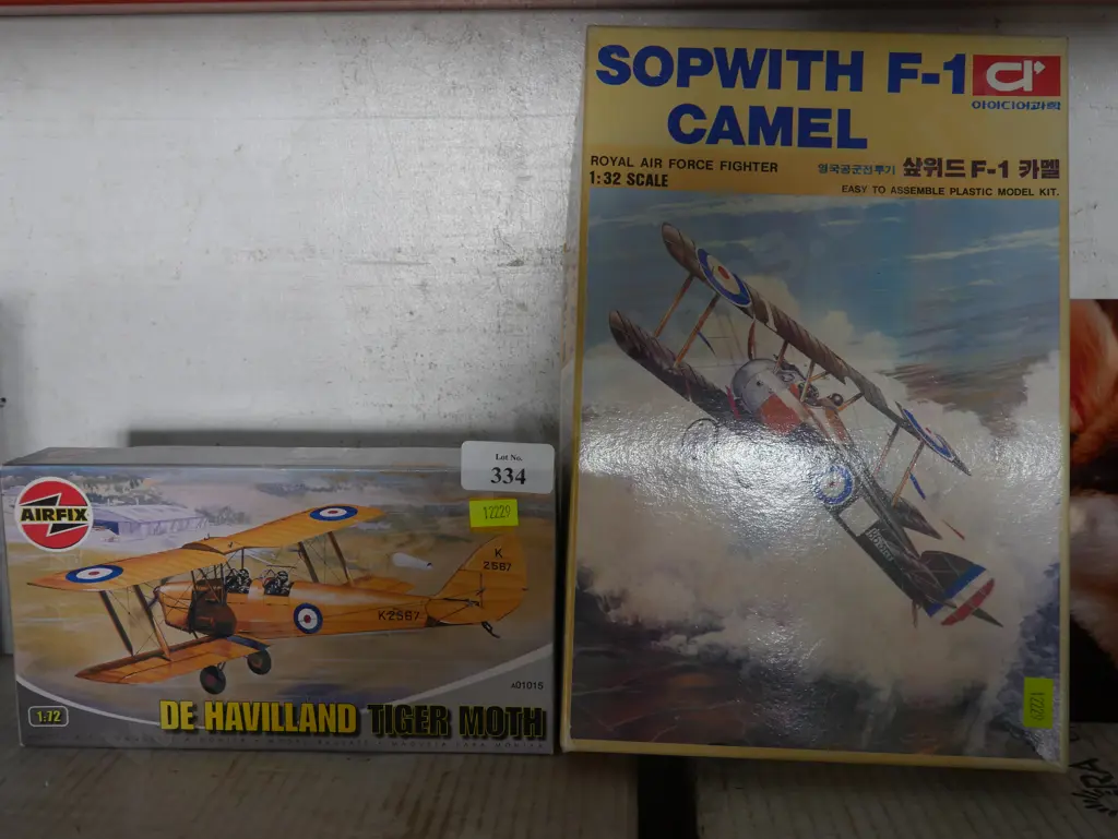 2 model kit fighter planes Image 1++