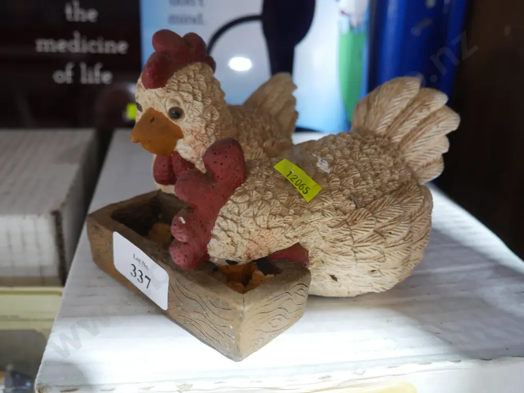 Chickens figurine ornament Image 1++