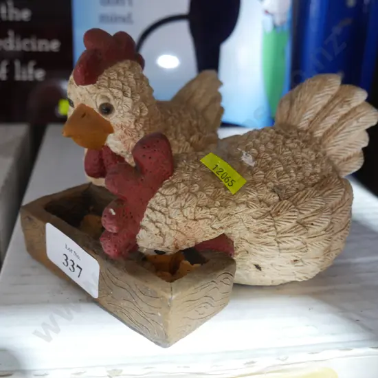 Chickens figurine ornament