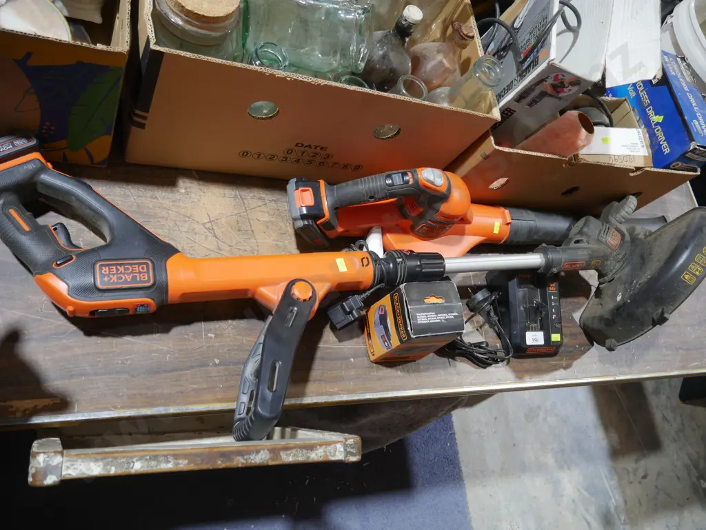 Black & Decker line trimmer and leaf blower Image 1++