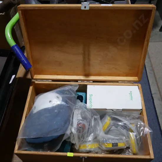 Battery drill, respirator etc