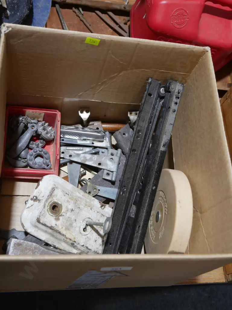 Hinges, fishing sinkers etc Image 1++