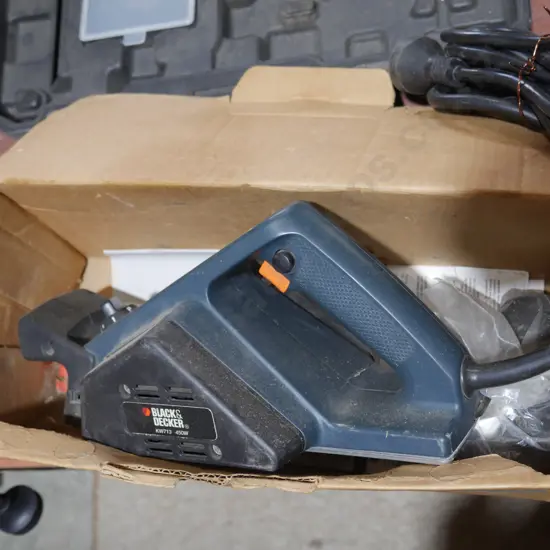 Black & Decker planer