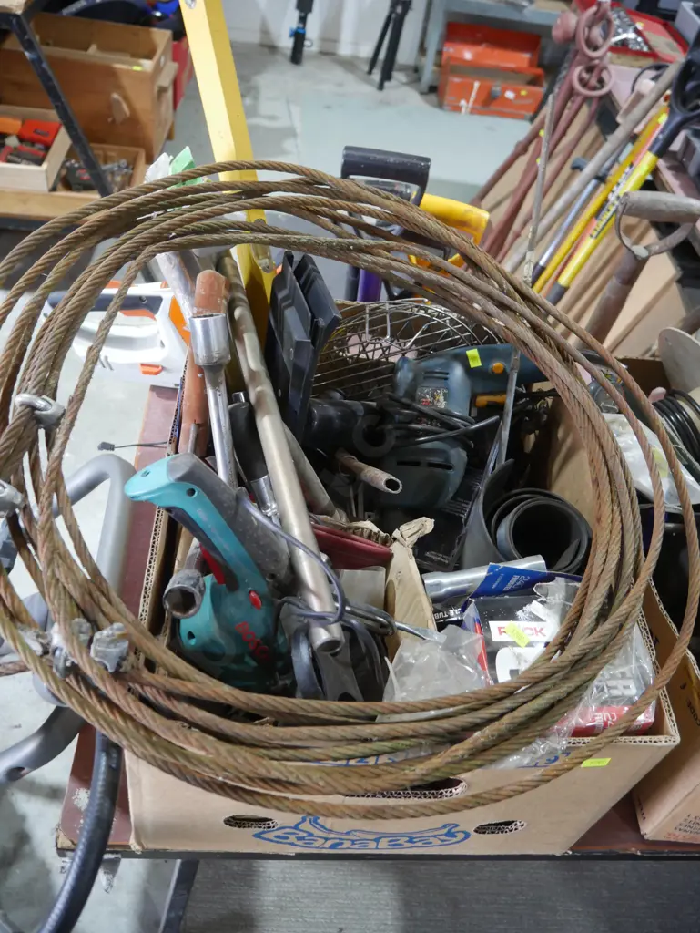 Assorted workshop sundries and wire rope Image 1++