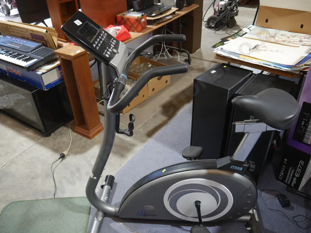 Magnetec elliptical cross trainer Image 1++
