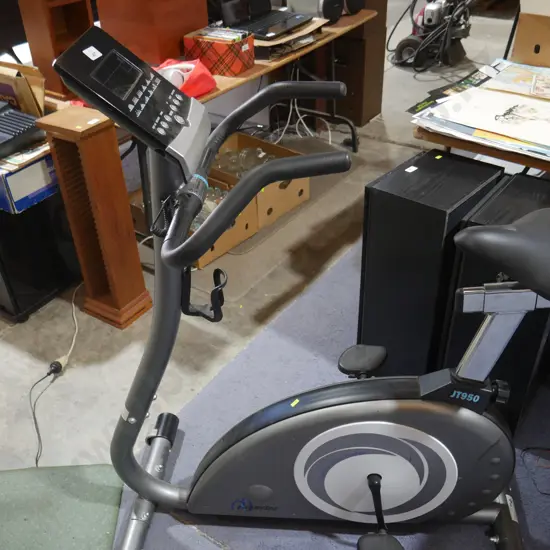 Magnetec elliptical cross trainer