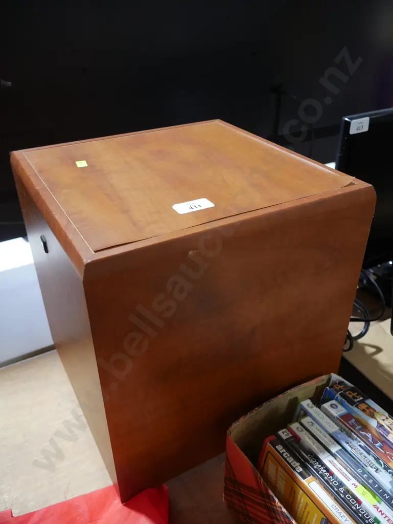 KEF sub Image 1++