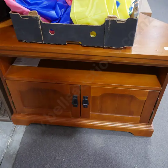 Corner TV stand