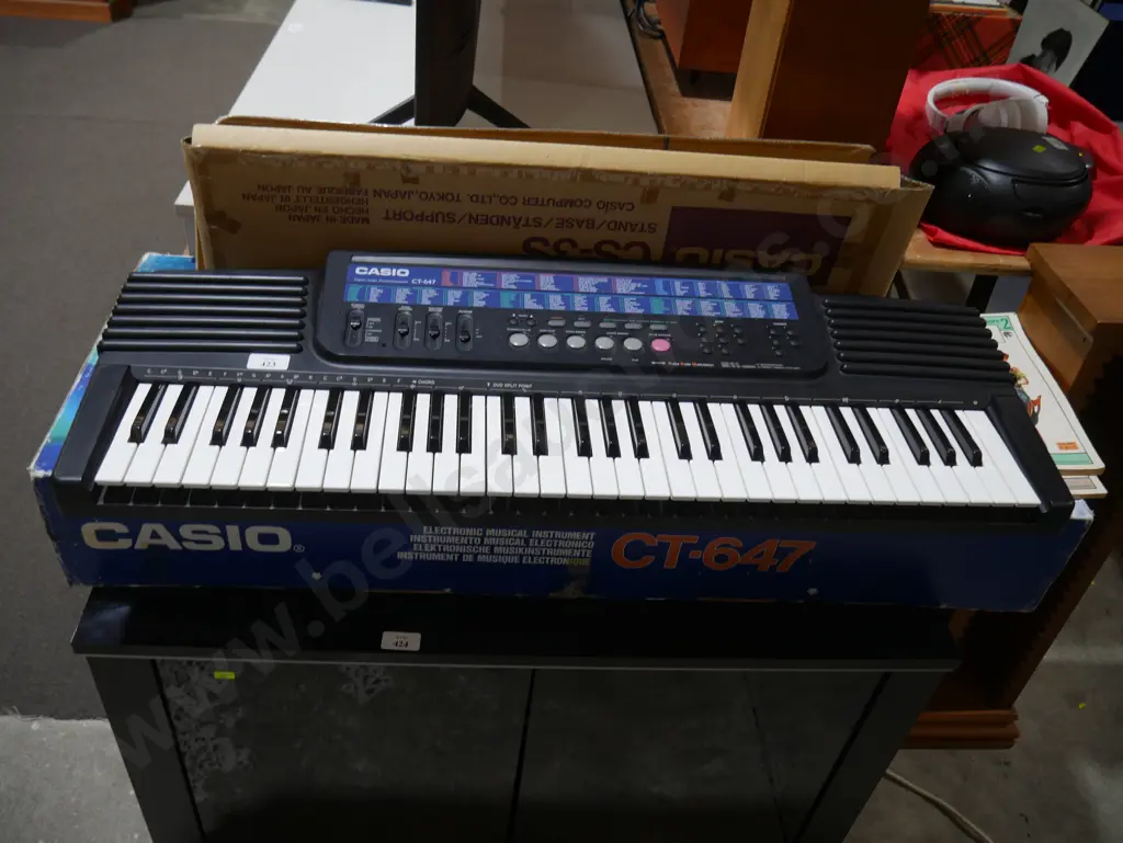 Casio keyboard and stand Image 1++