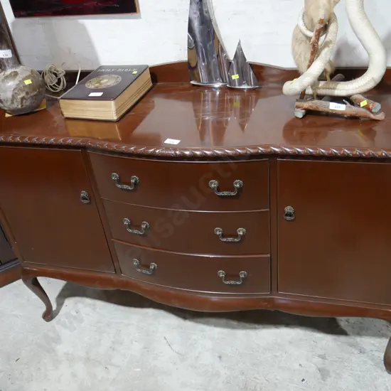 Rope edge sideboard