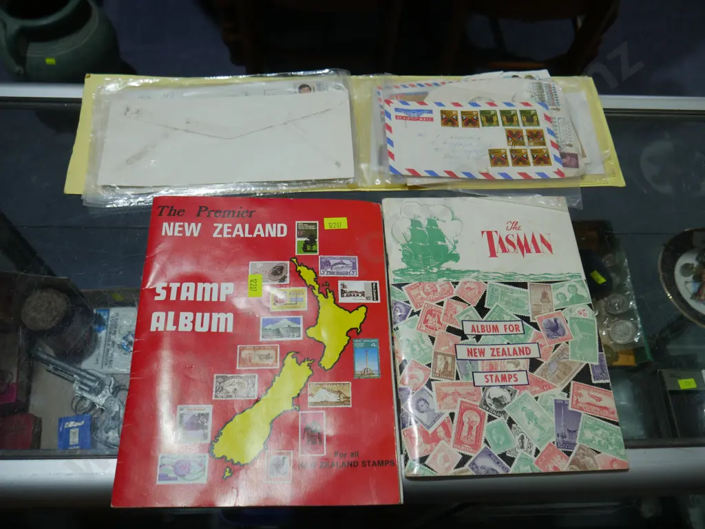 First day covers and stamp albums Image 1++