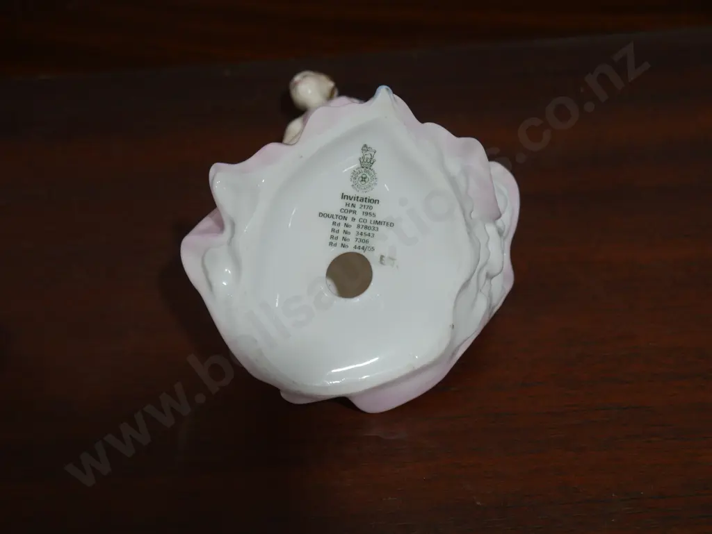 Royal Doulton figurine - Invitation Image 1++