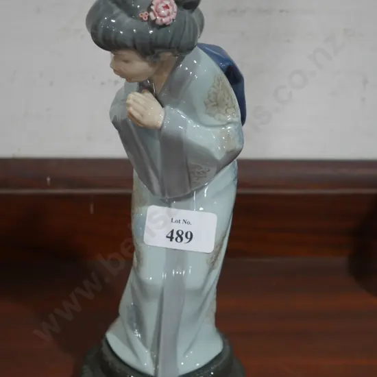 Lladro oriental figurine