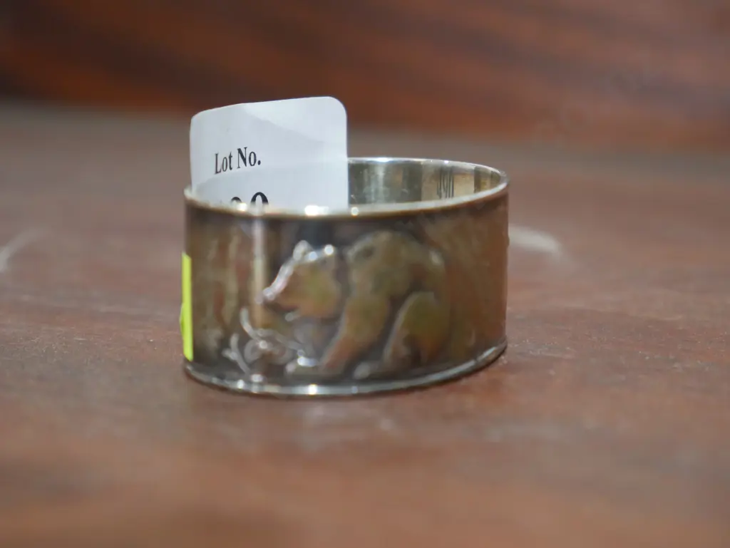 Sterling silver napkin ring Image 1++