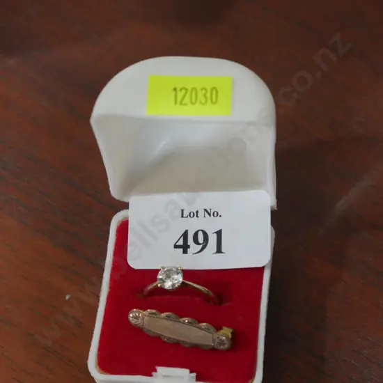 Gold ring and brooch
