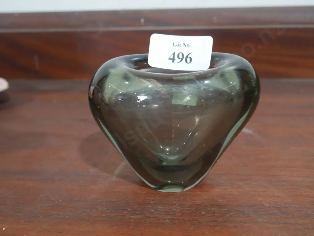 Signed glass vase Image 1++