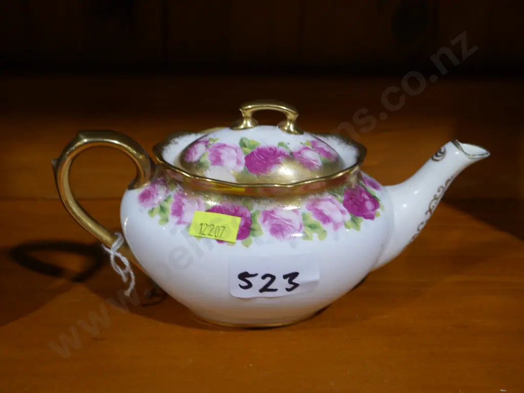 Royal Albert teapot Image 1++
