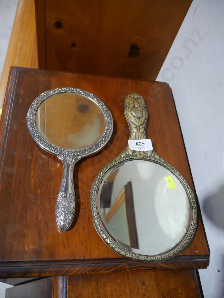 2 vanity mirrors Image 1++