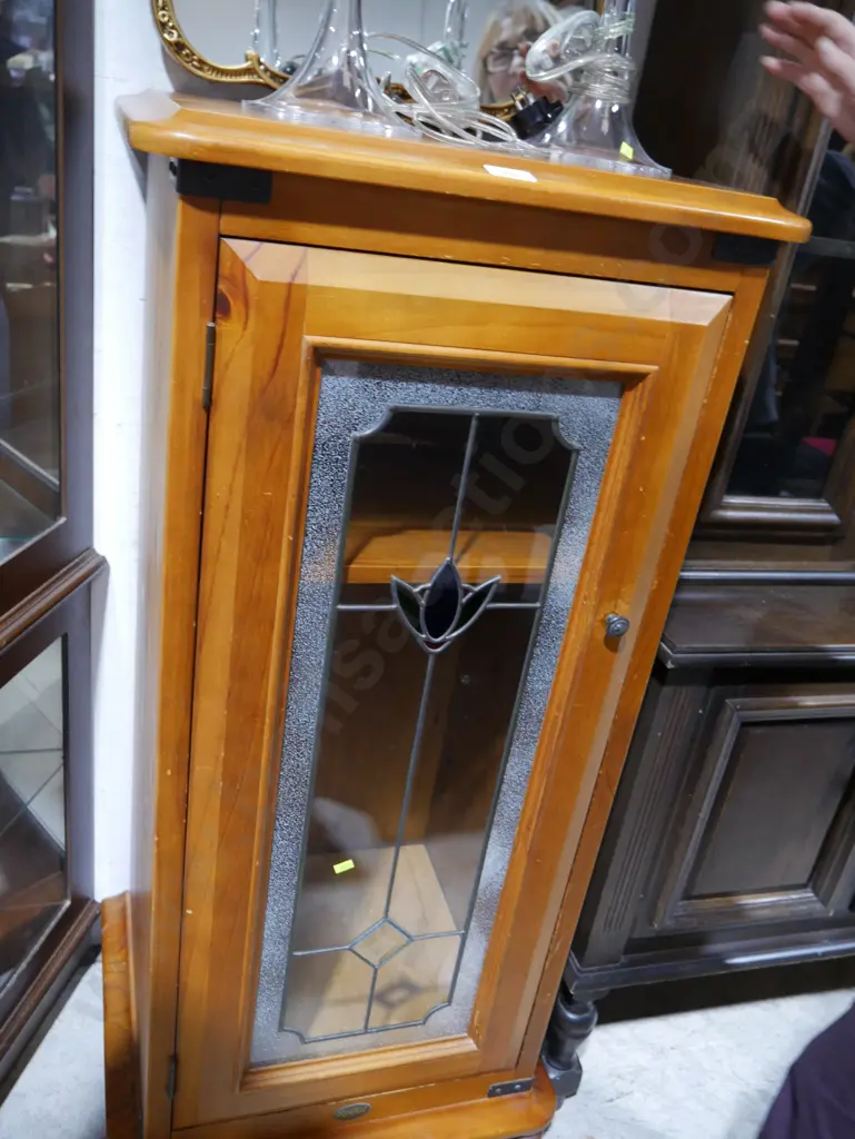 Stereo cabinet Image 1++