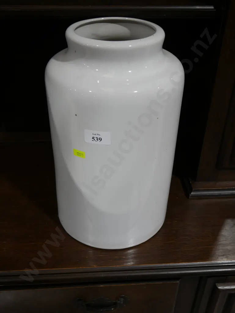 Benhar pottery stone crock Image 1++
