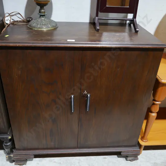 Blanket cabinet