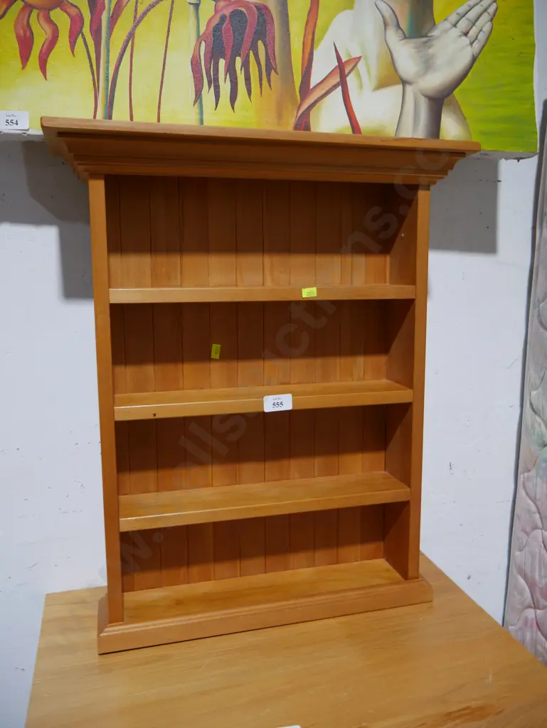 Small display shelves Image 1++