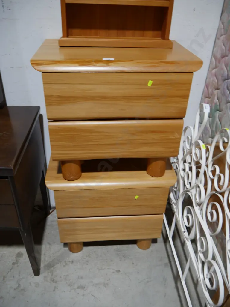 Two bedside drawers Image 1++
